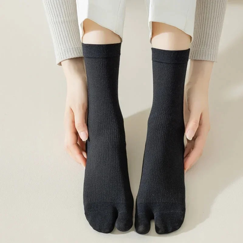 موضة النمط الياباني تو الجوارب - مراجعة Toe Sock Split وسعره